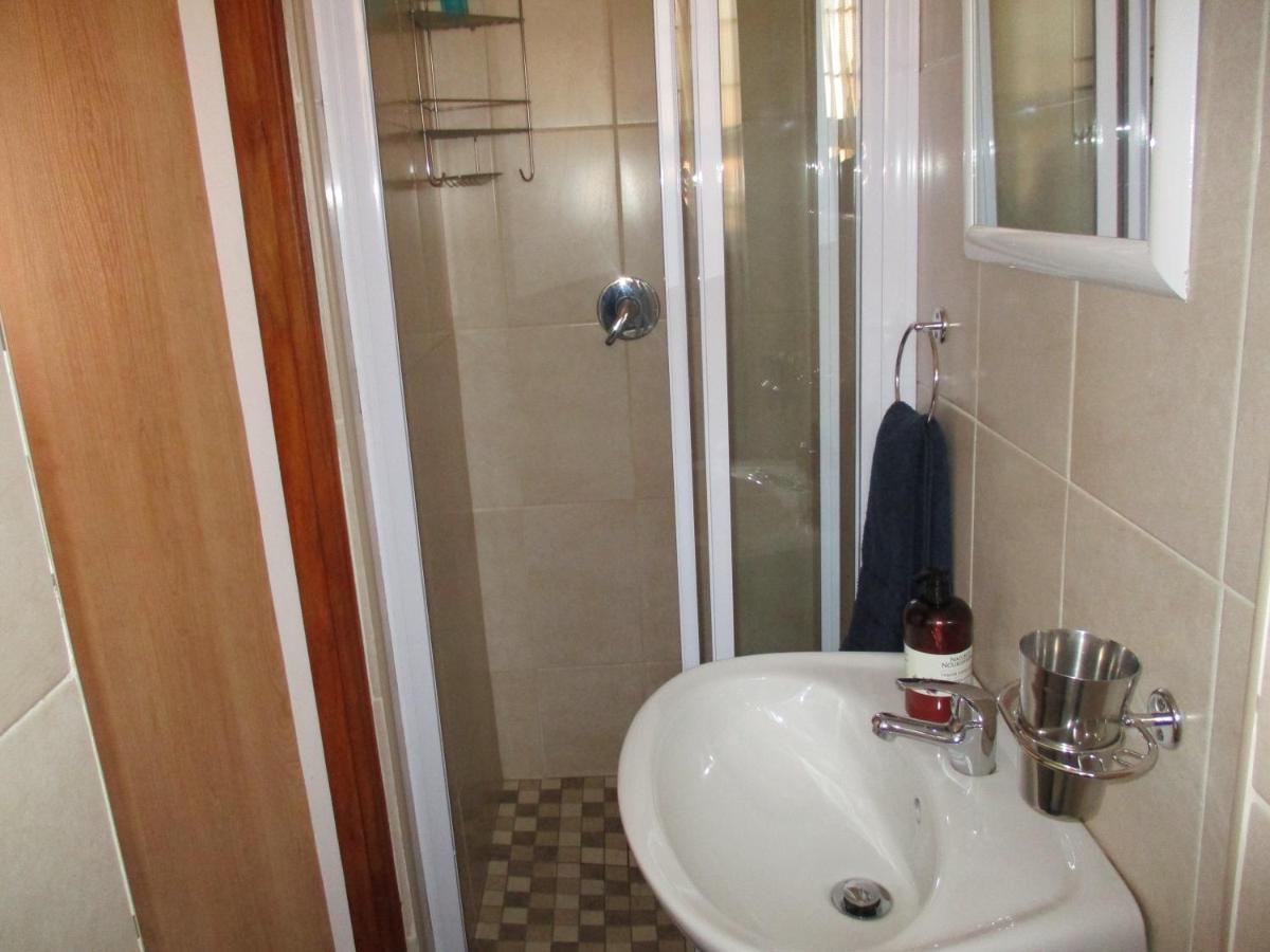 White Rose Guest House Vanderbijlpark Eksteriør billede