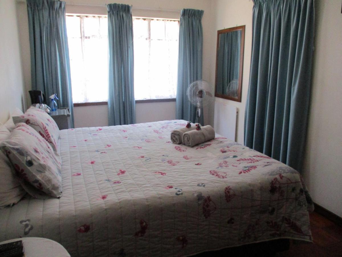 White Rose Guest House Vanderbijlpark Eksteriør billede