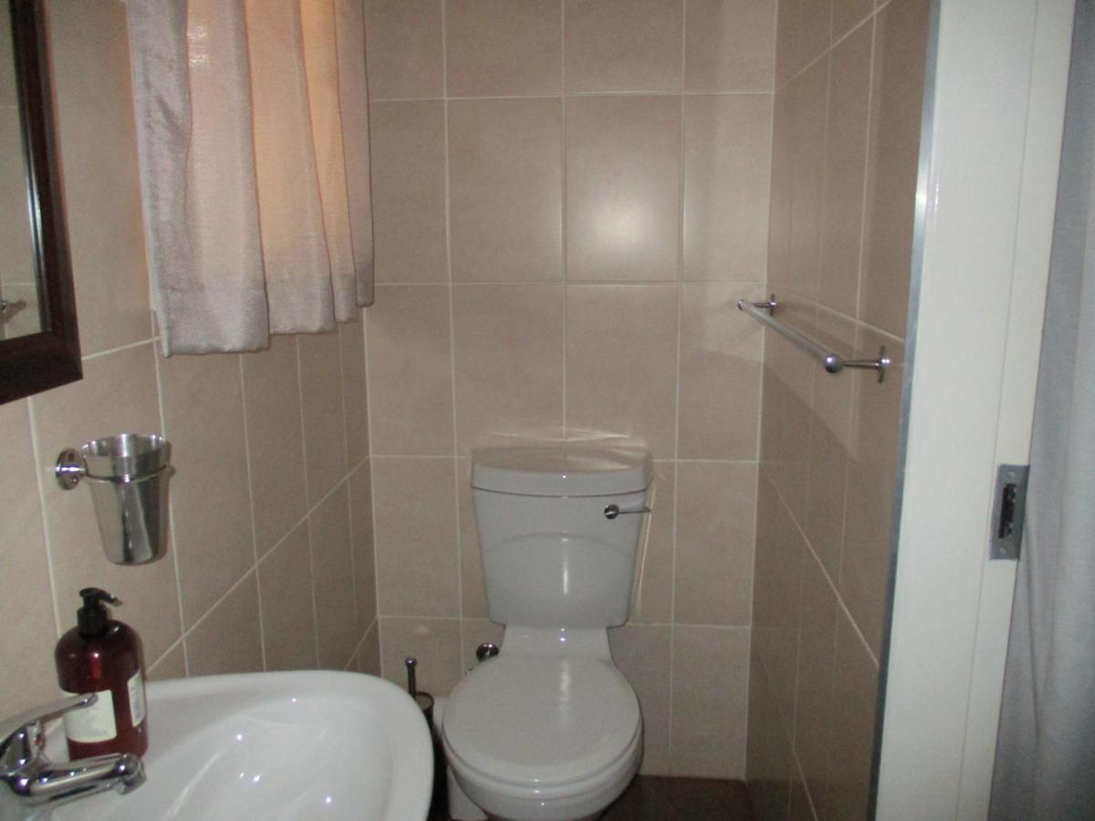 White Rose Guest House Vanderbijlpark Eksteriør billede