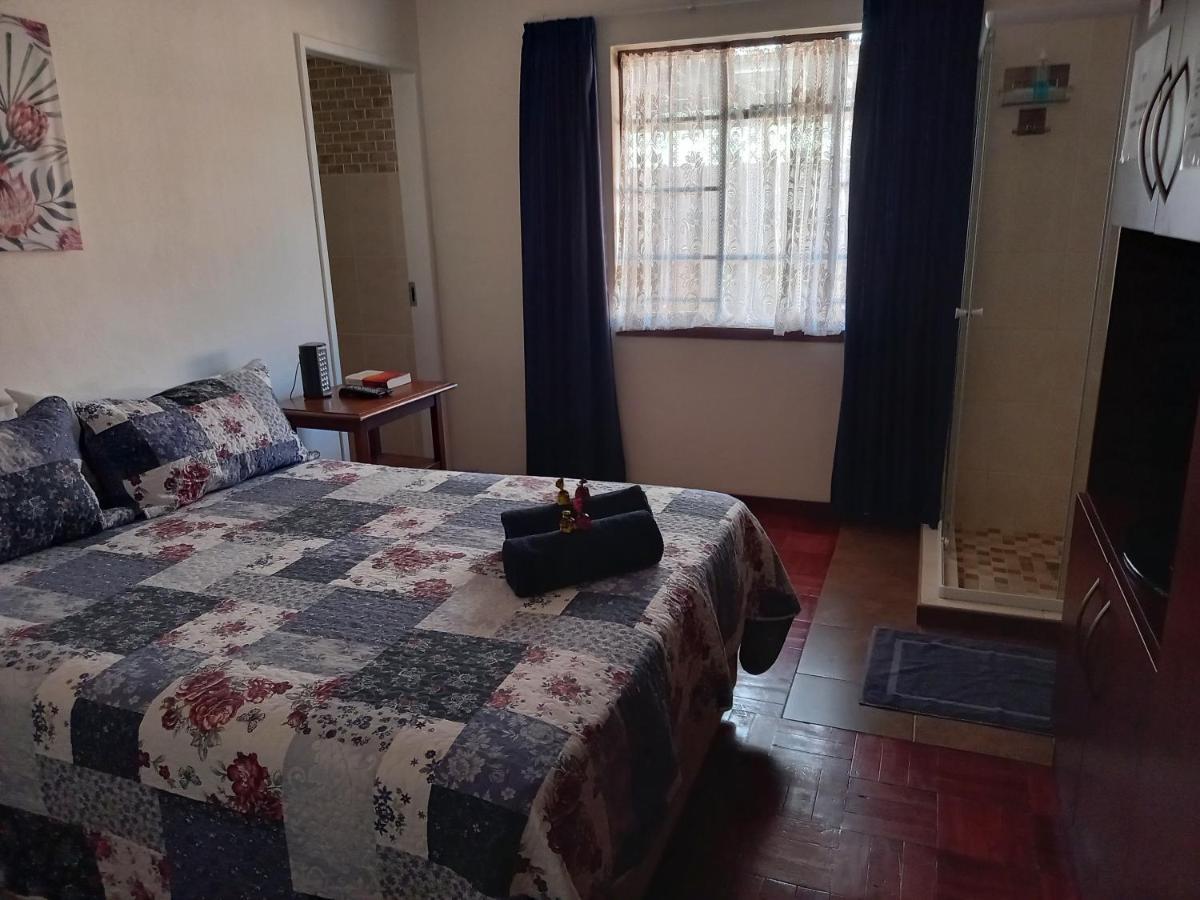 White Rose Guest House Vanderbijlpark Eksteriør billede