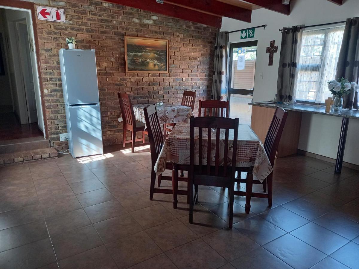 White Rose Guest House Vanderbijlpark Eksteriør billede